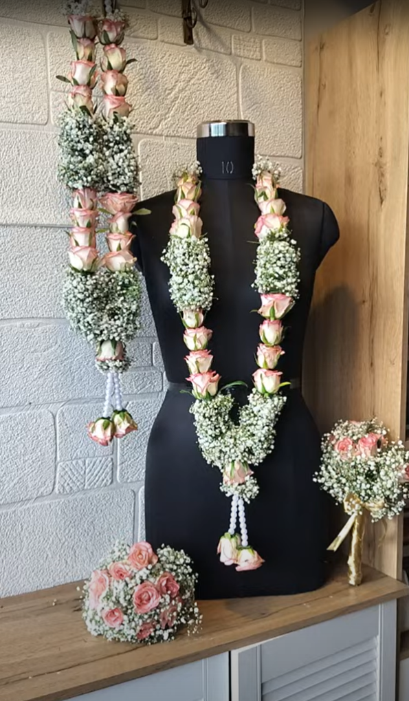 Pink Jumelia Roses & Babybreath Garlands
