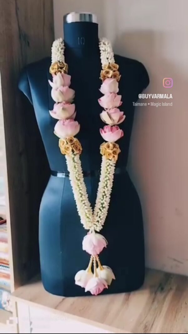 Beautiful Lotus Flowers with Jasmine Mogra Buds Garland