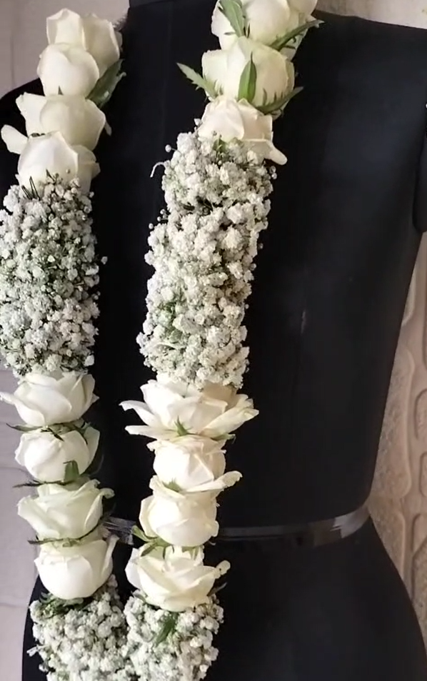 White-roses-babybreath1