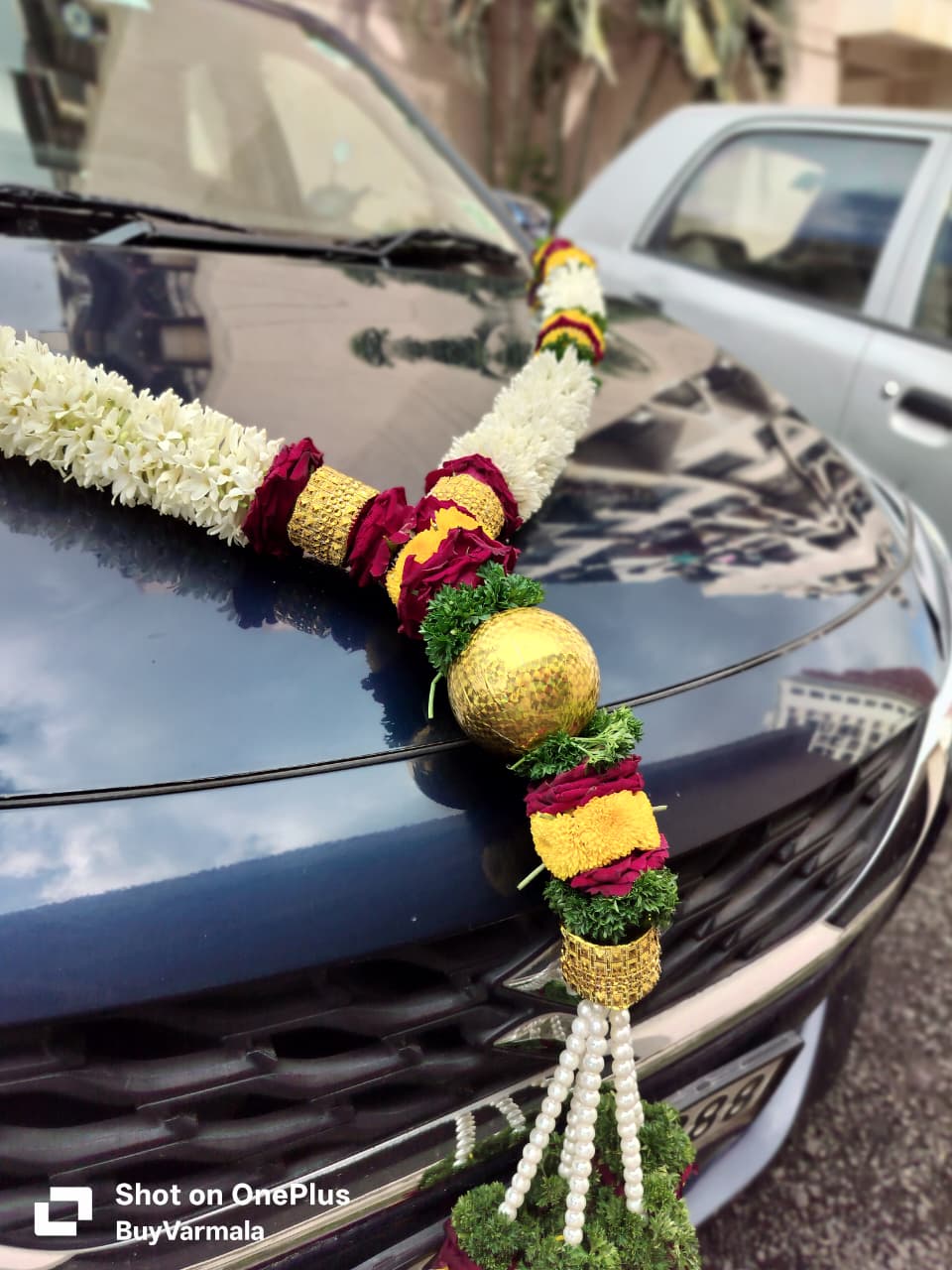 Luxury_Car_Garland_2