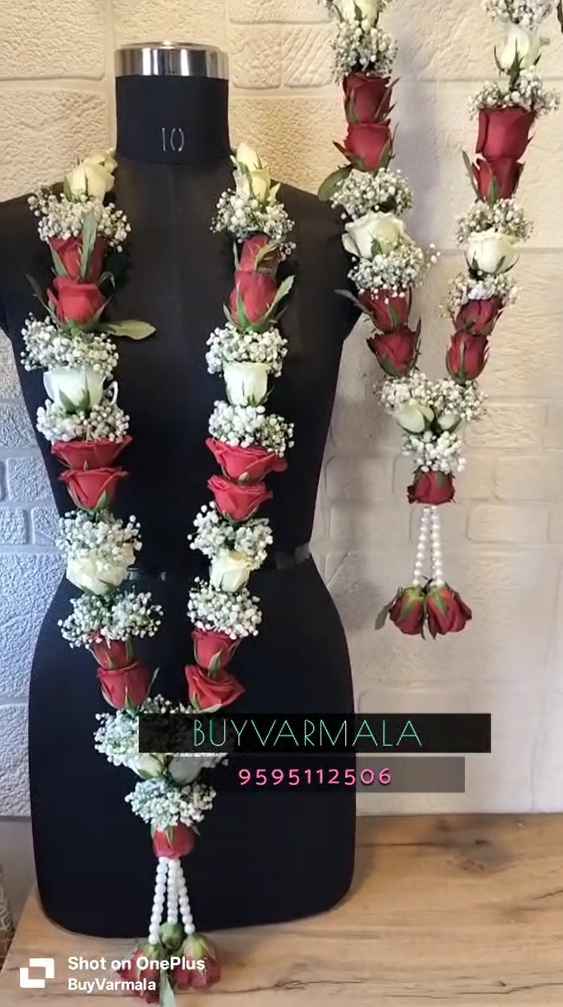 Red-White-Roses-Babybreath