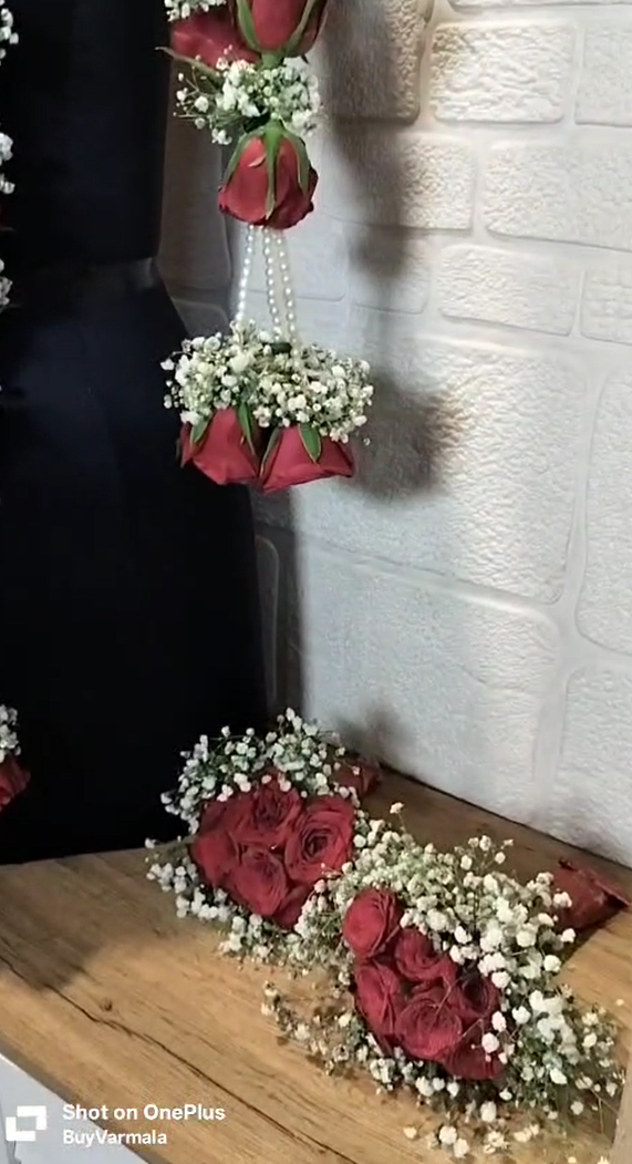 Red-rose-babybreath-1