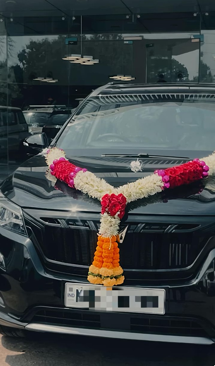 Rose and Tuberose with Marigold Car Garland