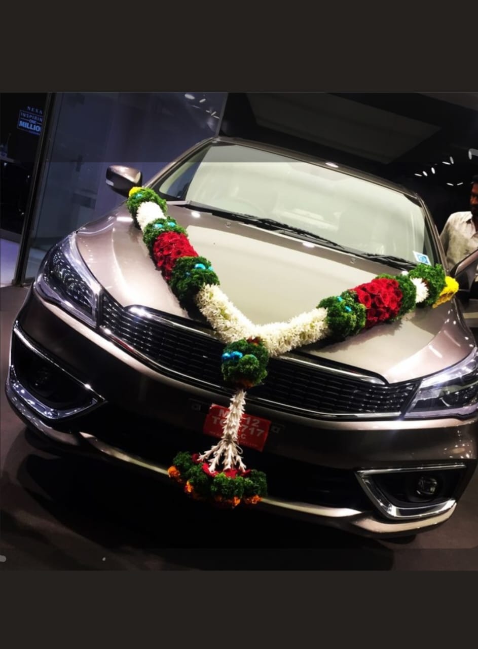 Tuberose with Red Roses Car Garland